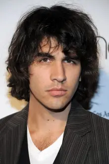 Nick Simmons como: Ele mesmo