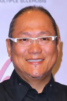 Masaharu Morimoto como: Self - Judge