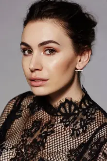 Sophie Simmons como: Tricia