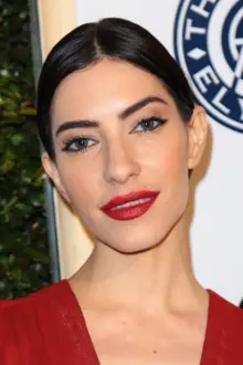 Lisa Origliasso como: 