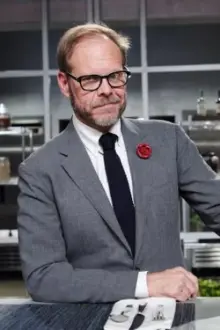 Alton Brown como: Self - Co-Host