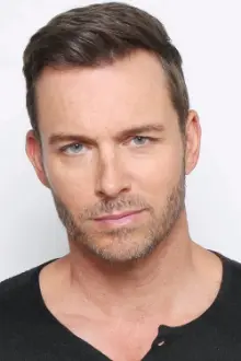 Eric Martsolf como: Self - Contestant