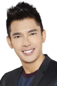 Elvin Ng como: Zheng Liang Yi