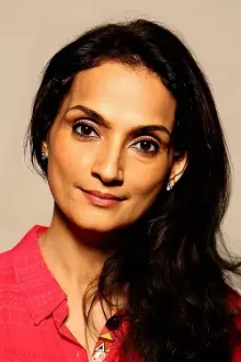 Rajeshwari Sachdev como: Mouni