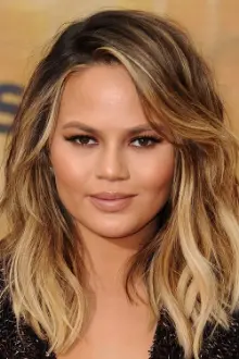 Chrissy Teigen como: Self - Host