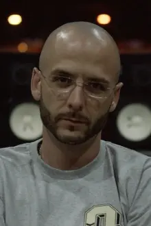 Noah "40" Shebib como: Gilbert