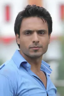 Mohammed Iqbal Khan como: Zorawar Kalra