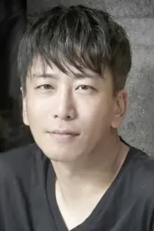 Song Yong-sik como: Lee Jun