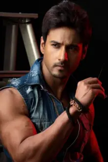 Yash Dasgupta como: Aamir