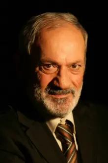 Metin Çekmez como: Rıza Yılmaz