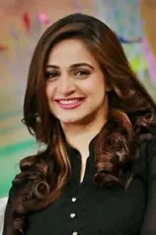 Noor Bukhari como: Host