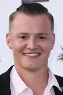 Charlie Wernham como: Mitchell Harper