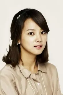 Yoon Seung-ah como: Yeong Hee