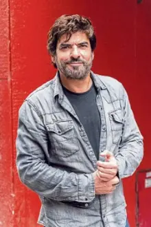 Roberto Vallejos como: 