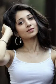 Vrushika Mehta como: Tamanna