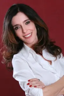 Deborah Evelyn como: Marina