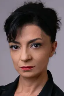 Özlem Turhal como: 