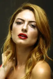 Hazal Şenel como: Burcu