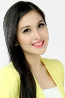 Sandra Dewi como: Dokter