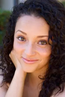 Danielle Vega como: Lori Franklin