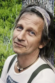 Stefan Sundström como: Sixten