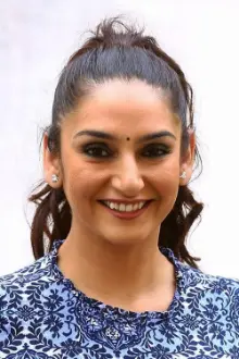 Ragini Dwivedi como: Aishwarya