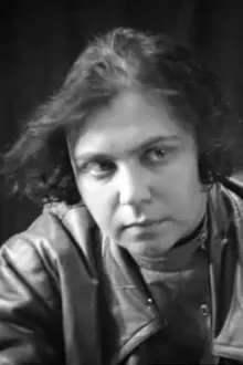 Dora Feller-Shpykovska como: Comissar