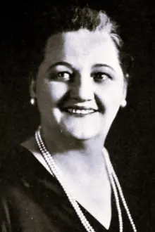 Lucille Ward como: Mrs. Althena Rockford