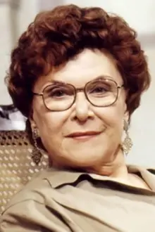 Yara Cortes como: Clotilde (Madame Clô)