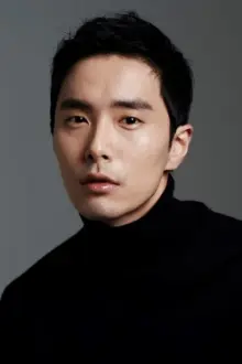 Chun Sin-hwan como: Taeho