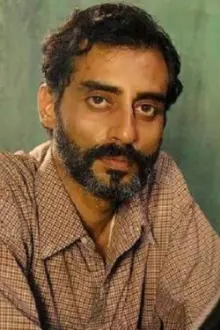 Ashwath Bhatt como: Mirza