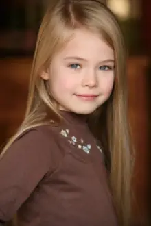 Haley White como: Sarah