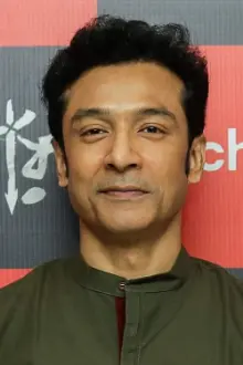 Tota Roy Chowdhury como: 