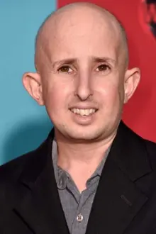 Ben Woolf como: Squeak