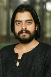 Saharsh Kumar Shukla como: Manu Shukla