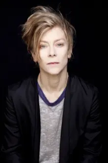 Louise LeCavalier como: Ela mesma