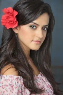 Diana Elizabeth Torres como: Veronica