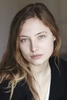 Julia Roy como: Cécile