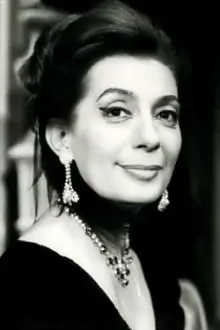 Eleni Hatziargyri como: 