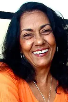 Alina Rodríguez como: María Antonia