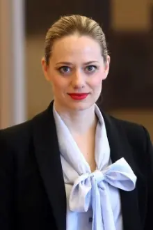 Jelena Veljača como: Dora Jurak