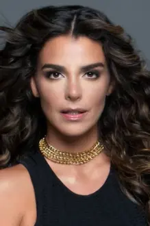 Giovanna Andrade como: María Ochoa