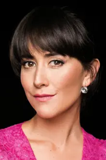 Lorena Bosch como: Montserrat Flores