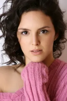 Mariana Cabrera como: Olga
