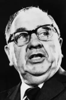 Richard J. Daley como: Self - Mayor