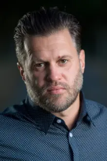 Wess Morgan como: Clay