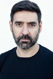 Alberto Lozano como: 