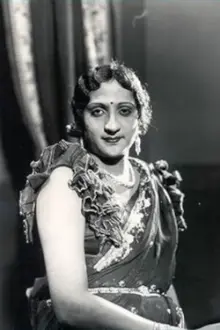 Fatma Begum como: Mohini