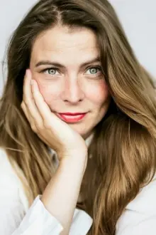 Isabelle Barth como: Mechthild Vogel