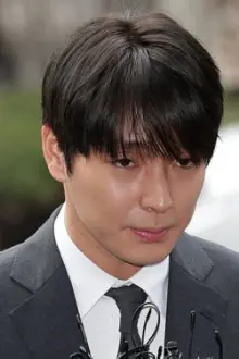 Choi Jong-hoon como: Park Shi Hyun